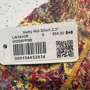 New with tag , Lululemon Hotty hot short Seawheeze .